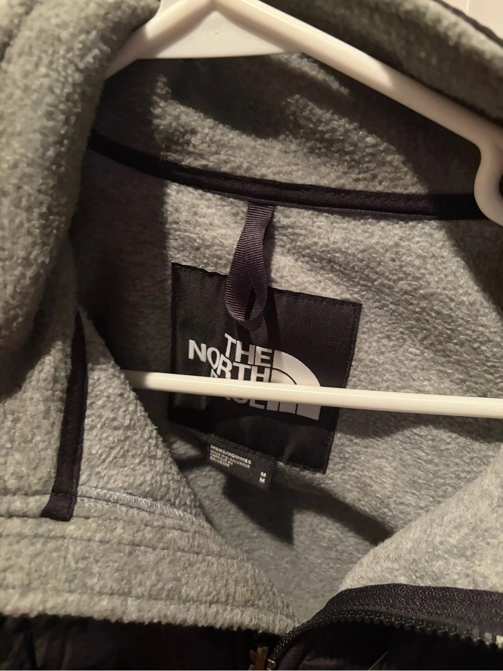The North Face Men’s Denali Retro Jacket - size Medium - Grey and Black